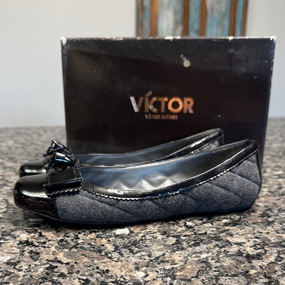 Victor Alfaro Merced Gray Quilted wool patent leather ballet Flats EUC 7.5